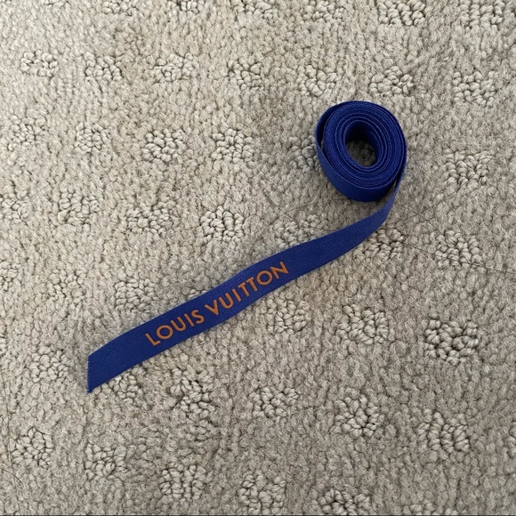 💯 Authentic LV Ribbon - Picture 3 of 5